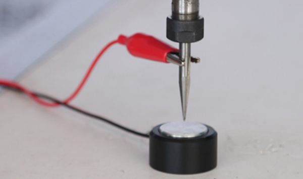 Automatic tool sensor for tool measurement of the Z-axis tool length for CNC milling machines.